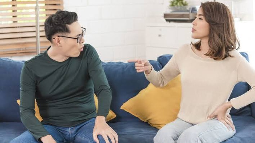 SPORE WIFE FINDS HUSBAND'S SECRET NOTEBOOK GRADING EVERY HOME COOKED MEAL OUT OF TEN